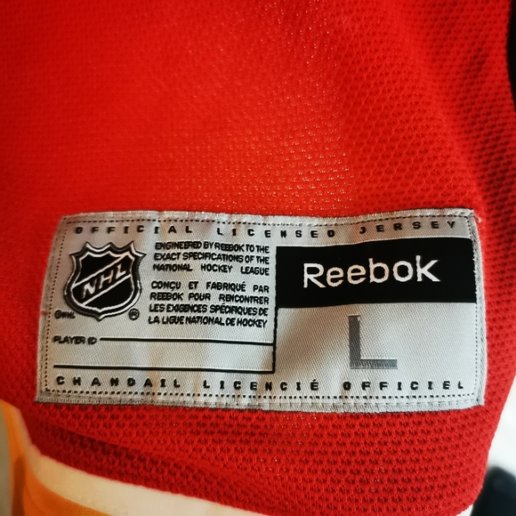 Autographed TJ Brodie Reebok Calgary Flames Red and Black Hockey Jersey - Large - Picture 5 of 5